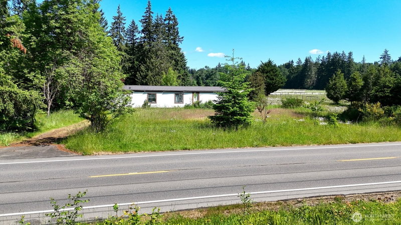 9824 James Road SW photo 1