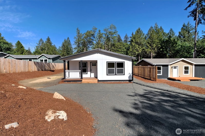 111 E Ashwood Lane photo 2