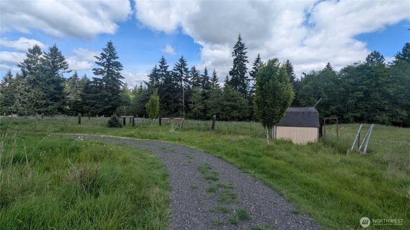305 Penning Road photo 2