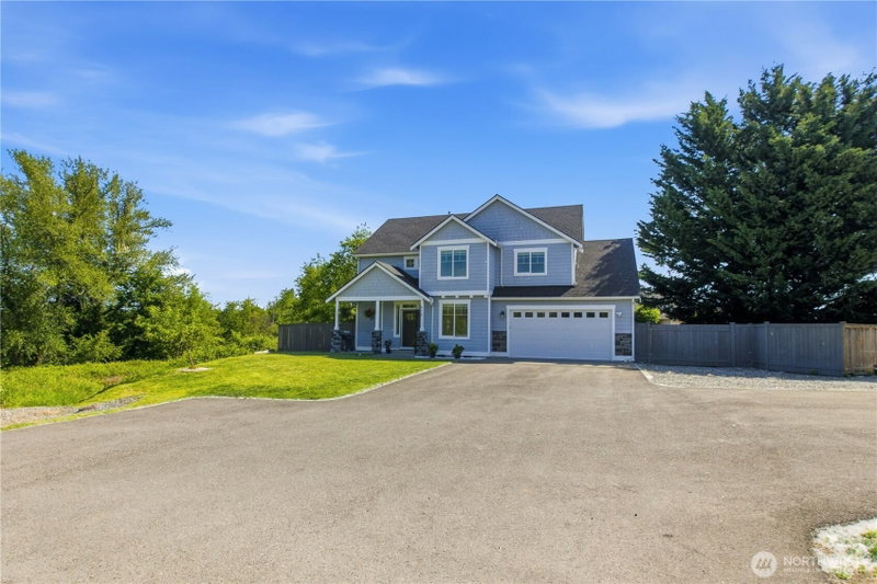 610 Rosewood Drive photo 2