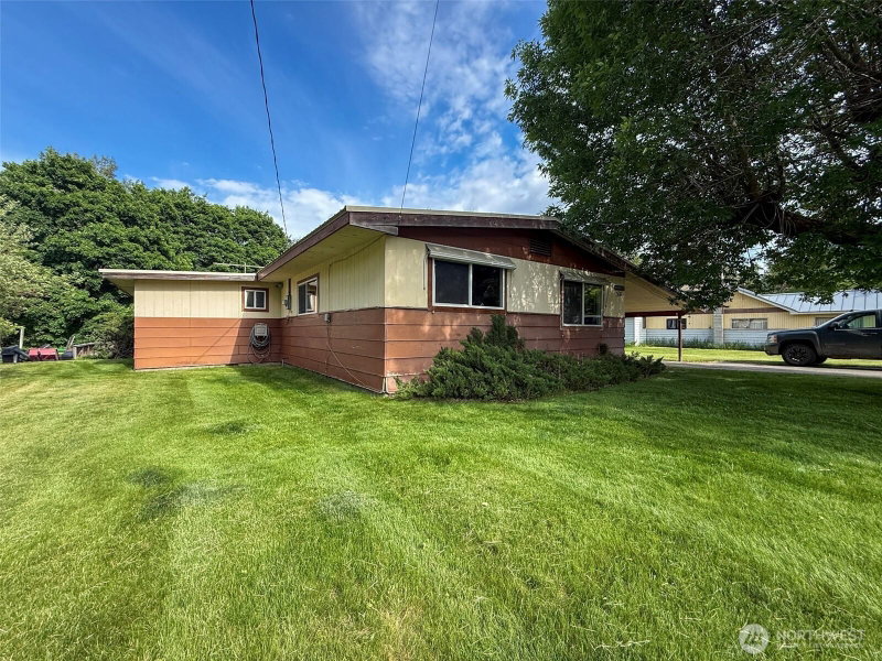 518 Bridge Street photo 2