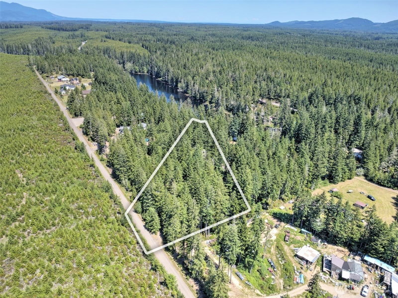 90 NE Lakeridge Drive photo 2