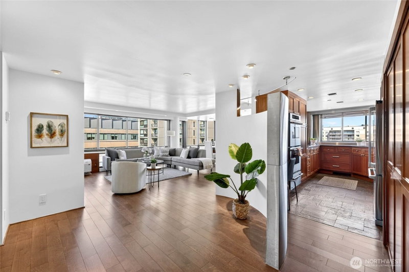 1120 Spring Street #1201 photo 2