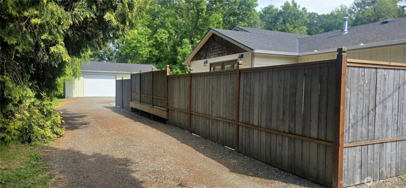 2412 N Pearl Street photo 20