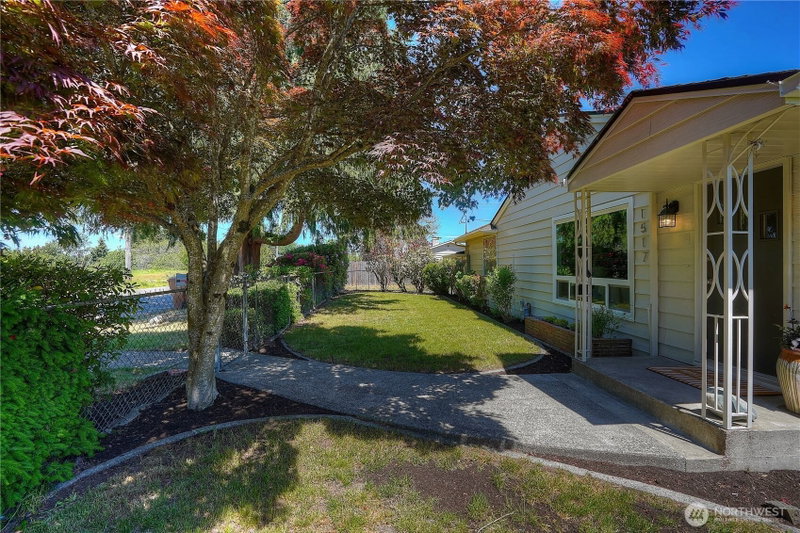 1517 S Lawrence Street photo 2