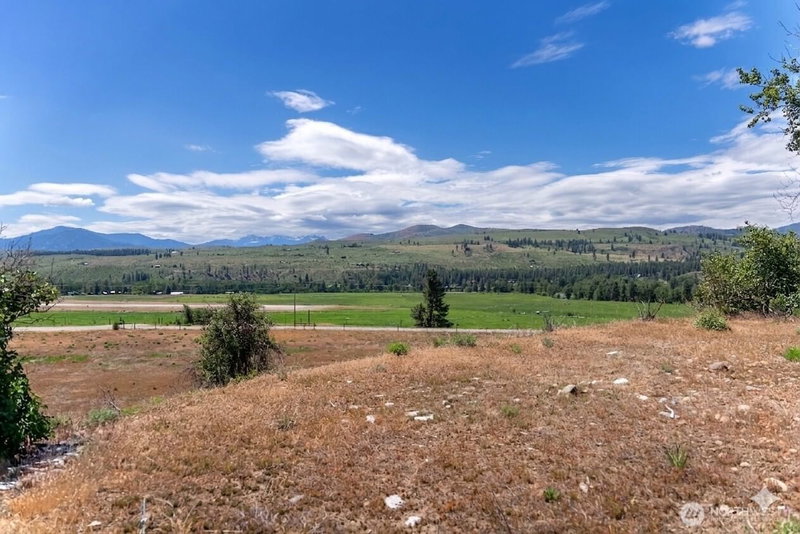 567 Twisp Winthrop Eastside Road photo 1