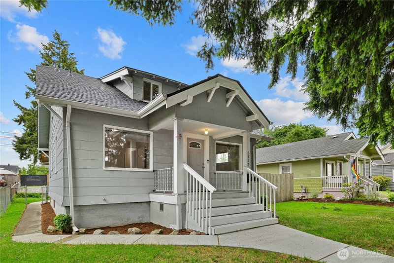 6315 Yakima Avenue photo 2