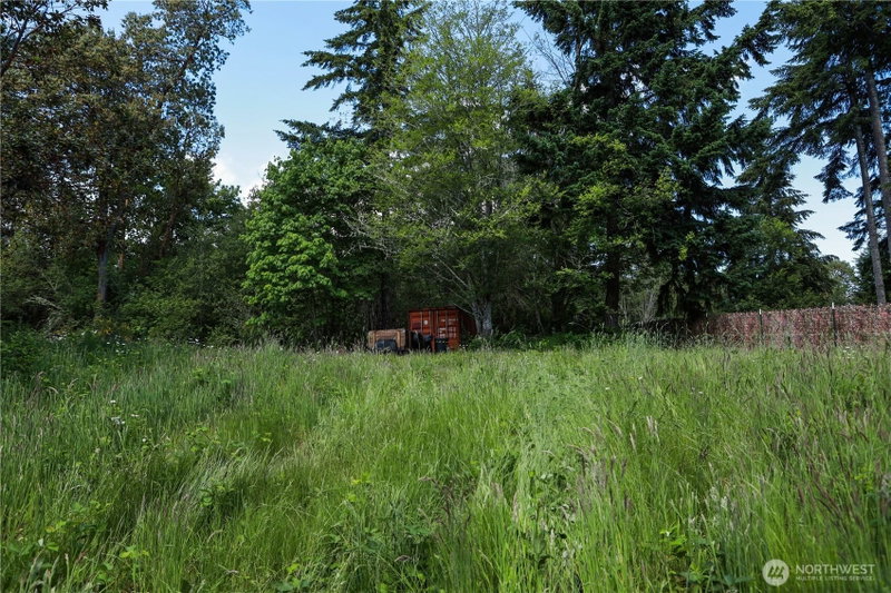 712 Cornwall Road NW photo 2