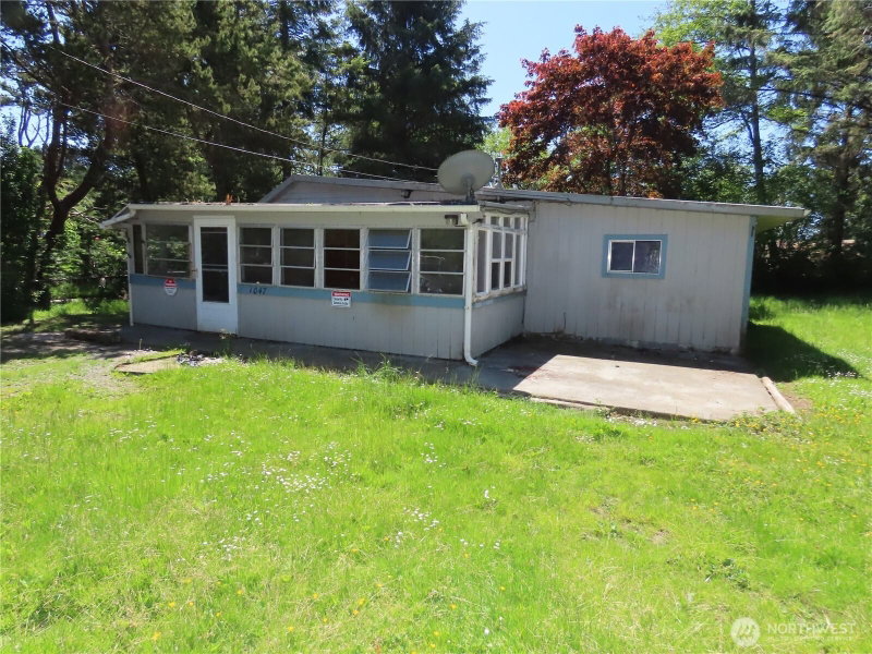 1047 Pine Street photo 2