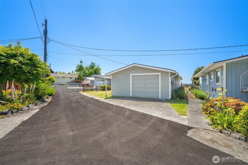 5782 Menlo Beach Lane photo 2