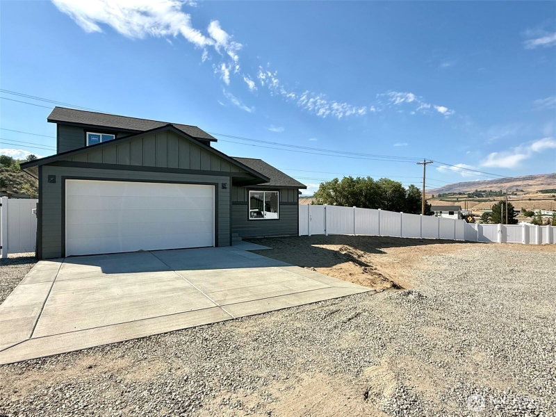 145 Juanita Way photo 2