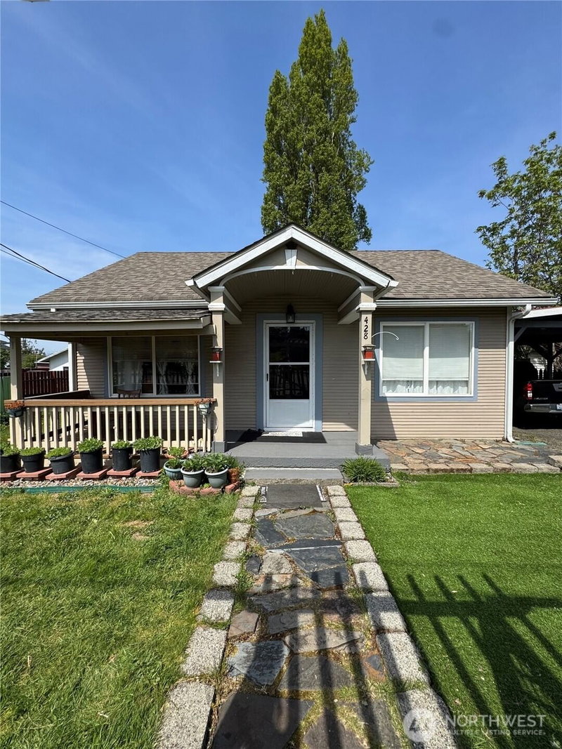 428 Ellinor Avenue photo 2