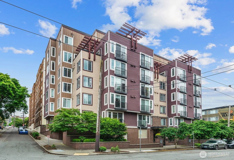 124 Bellevue Avenue E #306 photo 1