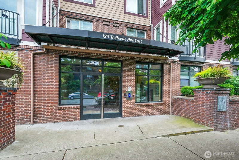 124 Bellevue Avenue E #306 photo 2