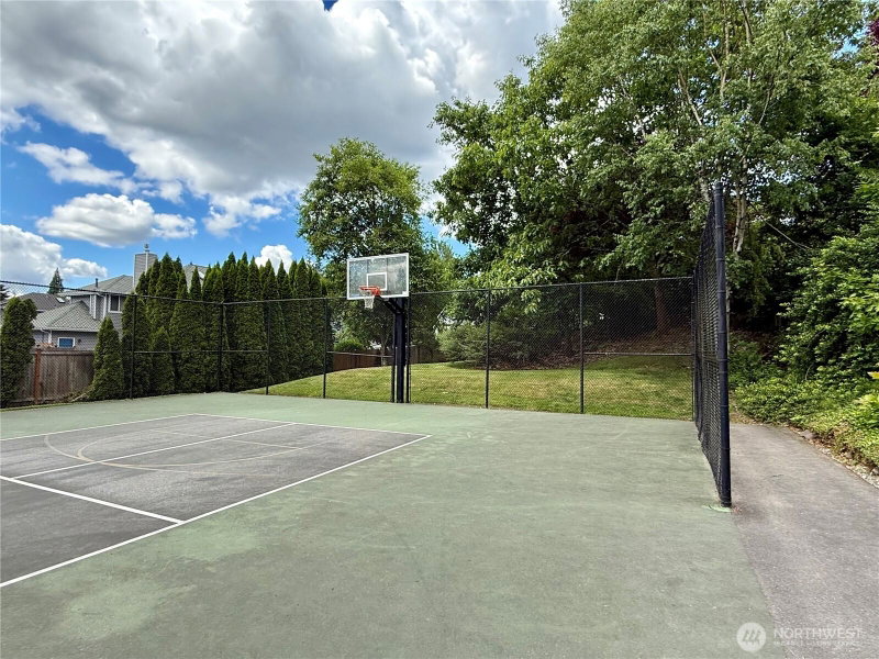 1808 Field Place NE photo 37