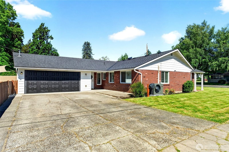 1604 W Pioneer Avenue photo 2