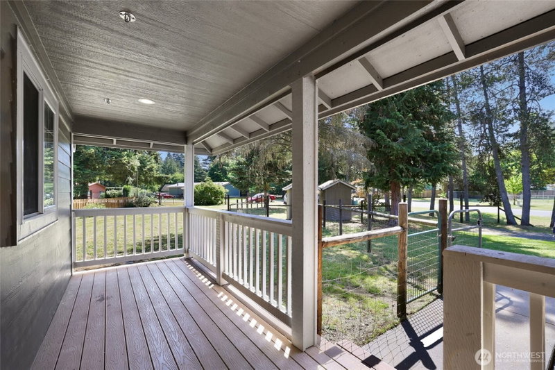 16740 Port Orford Boulevard SE photo 2