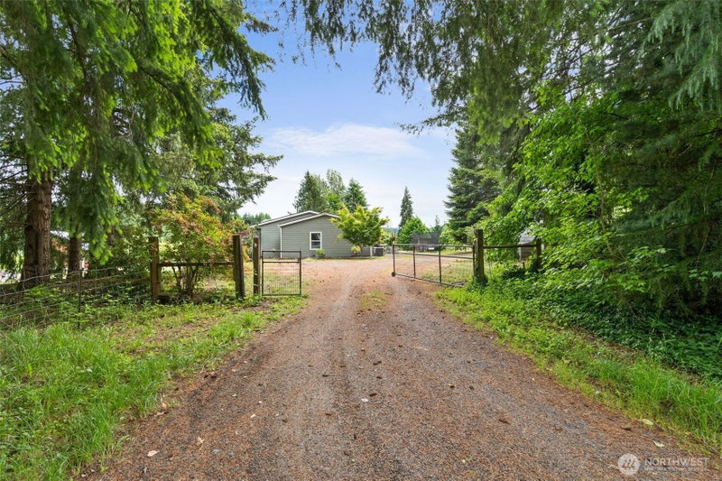 1583 State Route 122 photo 2