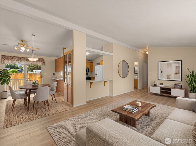 425 nightengale Place photo 2