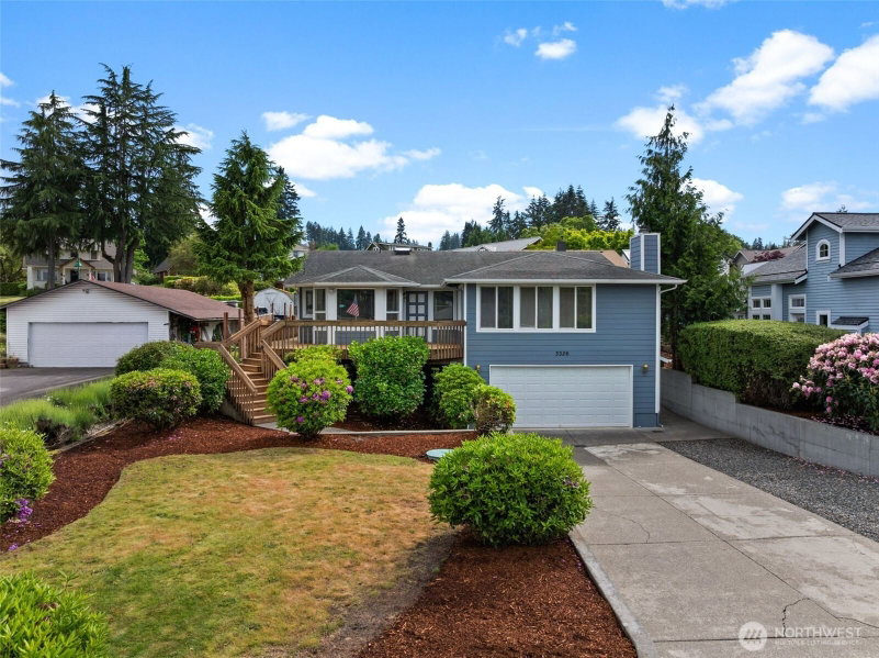 3326 Ross Avenue photo 2