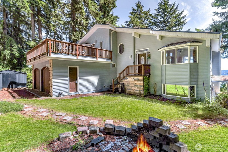 10125 Totem Way photo 2