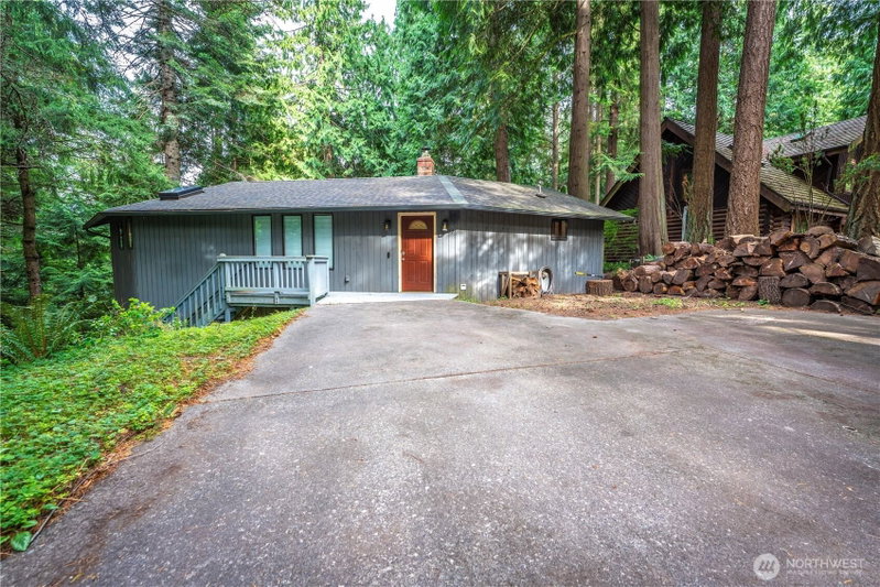 13 N Summit Drive photo 1