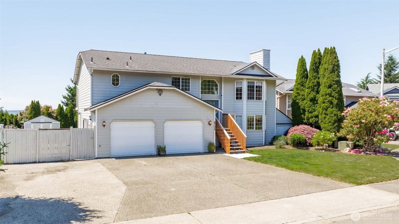 6708 75th Drive NE photo 2
