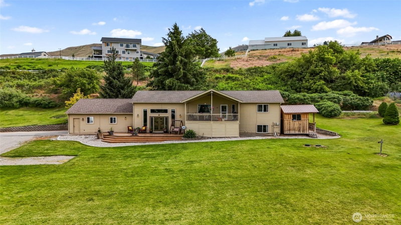 2049 Sleepy Hollow Road photo 2