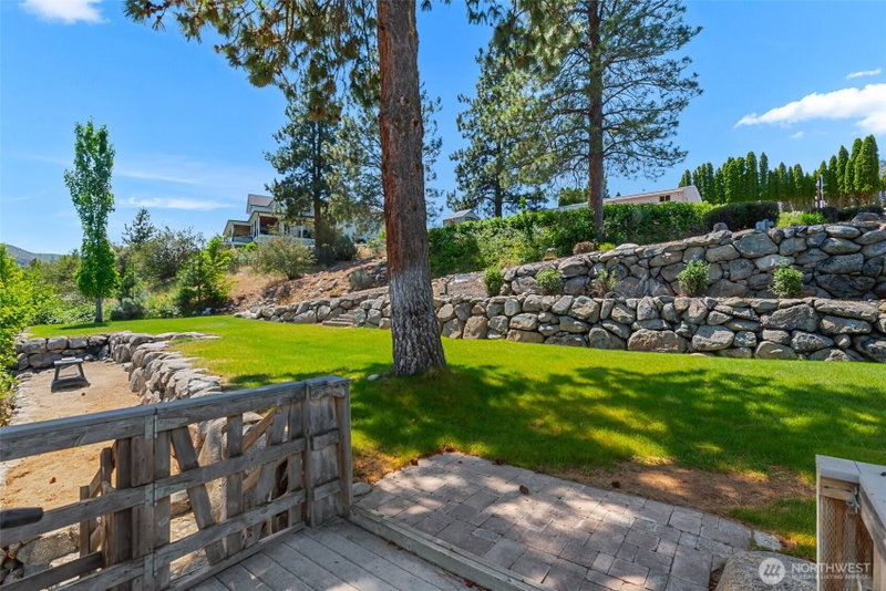 15055 N Lakeshore Drive photo 40