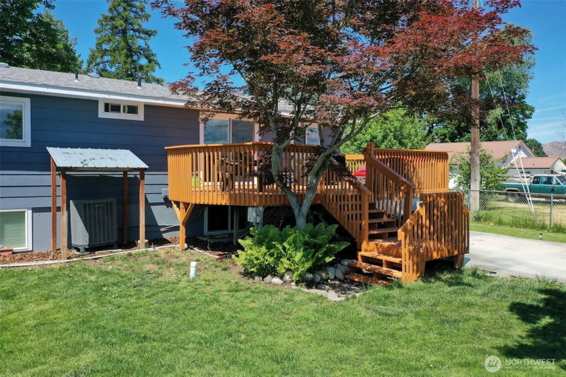 22 Weatherstone Road photo 40