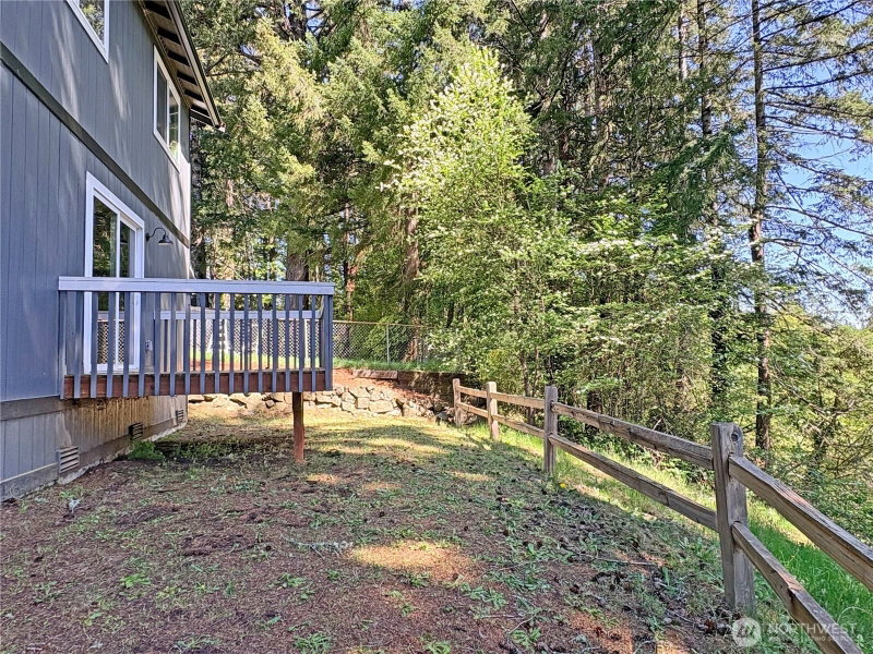 361 NE Barbara Boulevard photo 28