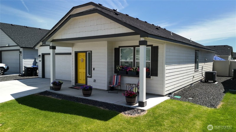 1107 W Aspen Road photo 1