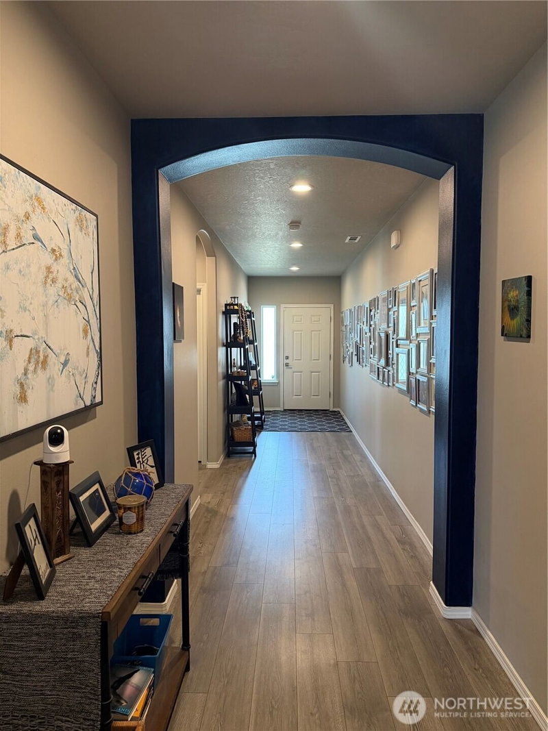 1107 W Aspen Road photo 2