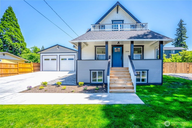 2206 15th Avenue photo 1