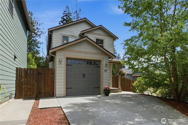 22224 Lydia Way NE photo 1