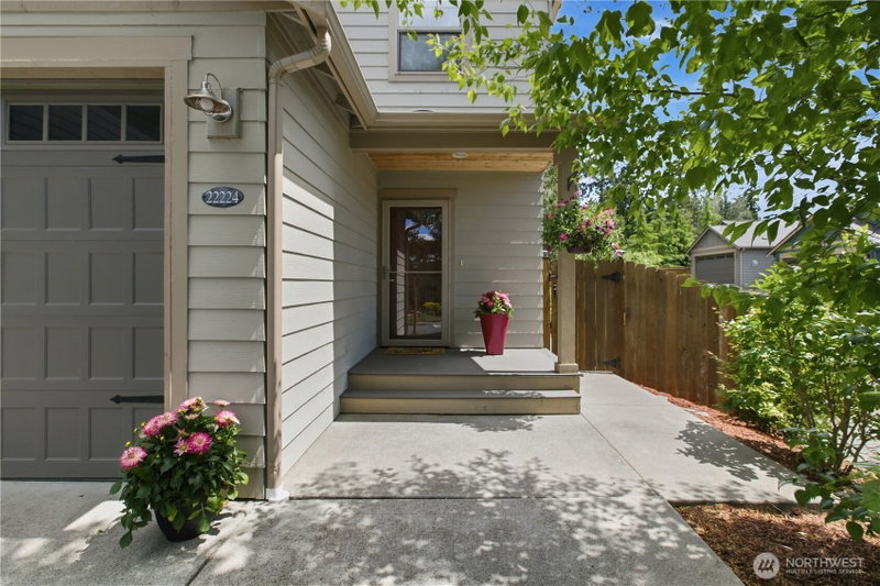 22224 Lydia Way NE photo 2