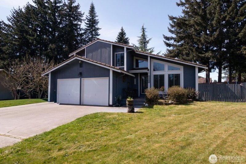 1427 33rd Avenue Ct SW photo 2