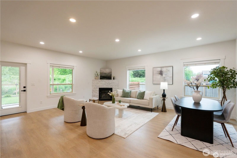 506 Amareen Court photo 2