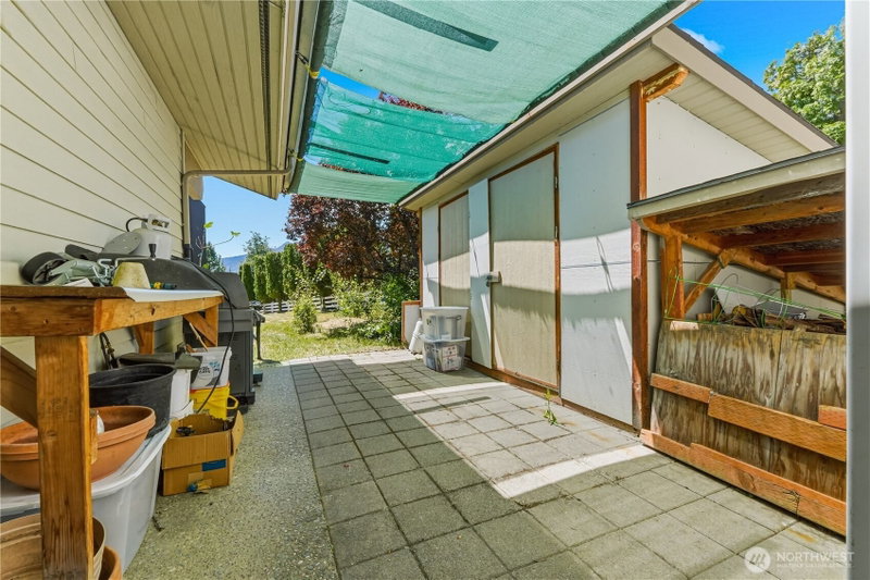 10735 Titus Road photo 31