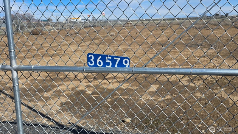 36579 NE RD I.8 photo 2