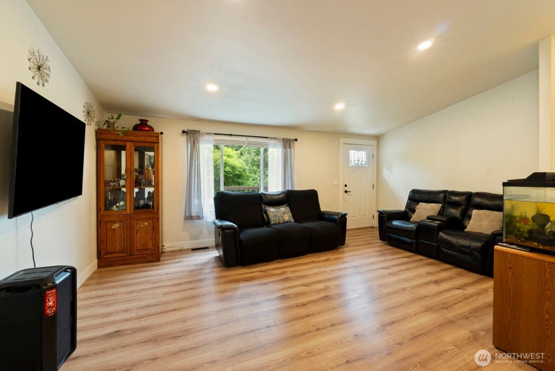 41131 May Creek Drive photo 2