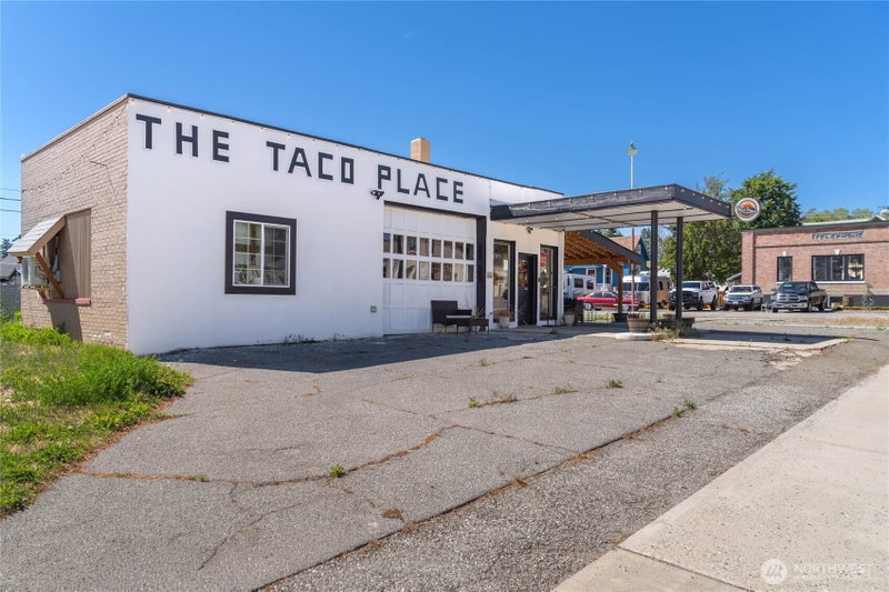 108 N Chelan Avenue photo 33