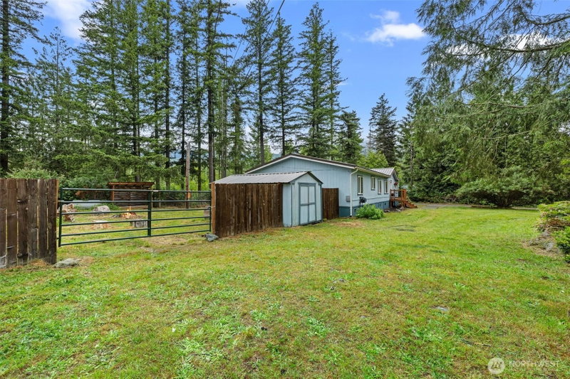 41405 Larson Drive photo 2