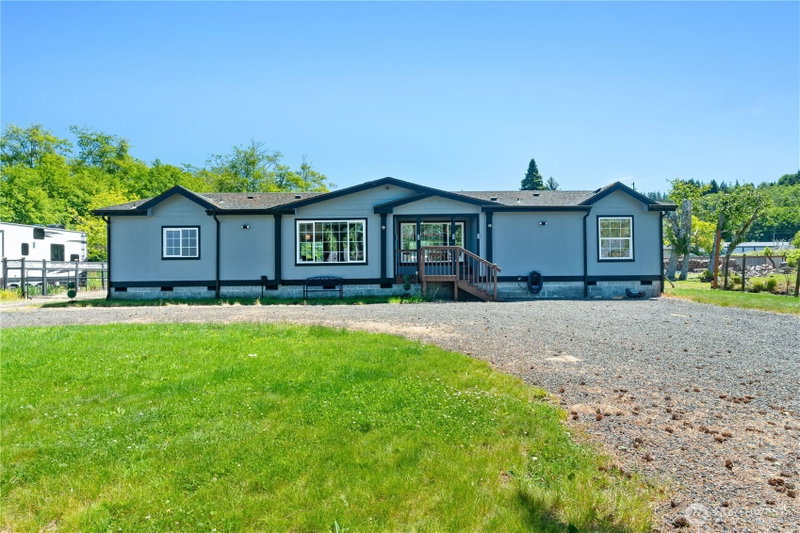 1900 Harding Road photo 1
