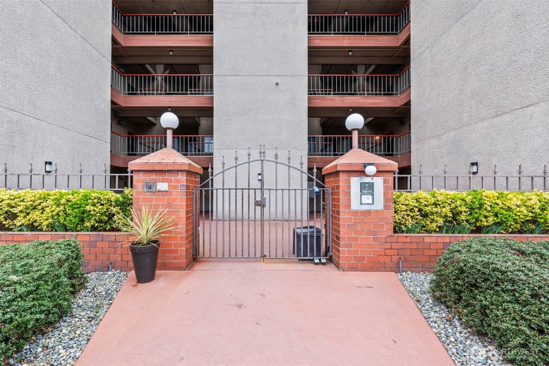 1902 S Bridgeport Way W #205 photo 2
