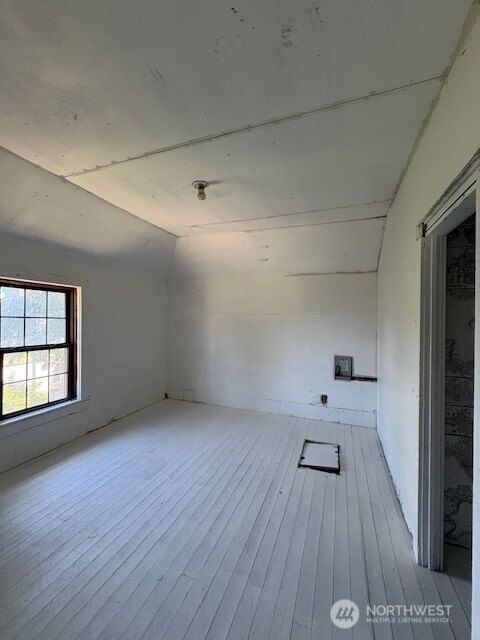 1106 W Chestnut Street photo 7