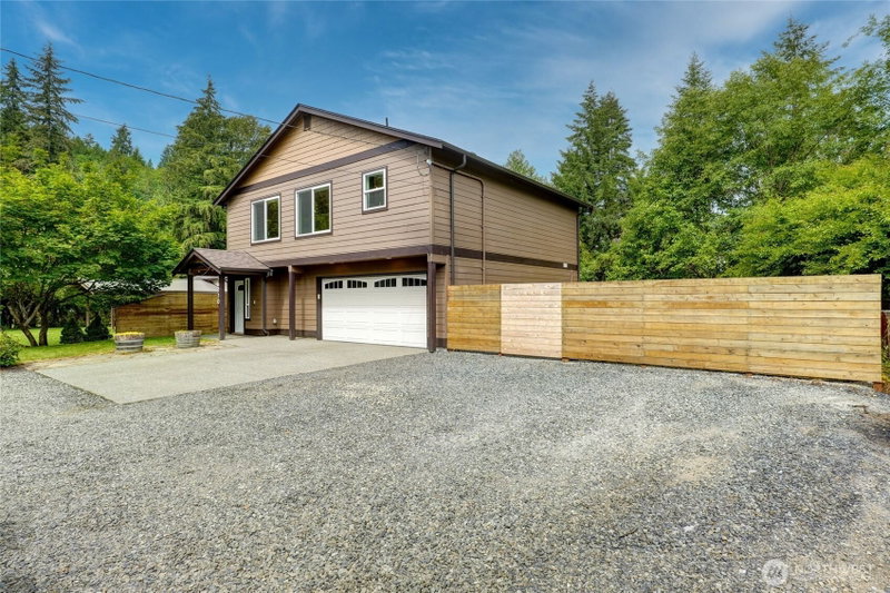 16330 Dogwood Lane photo 2