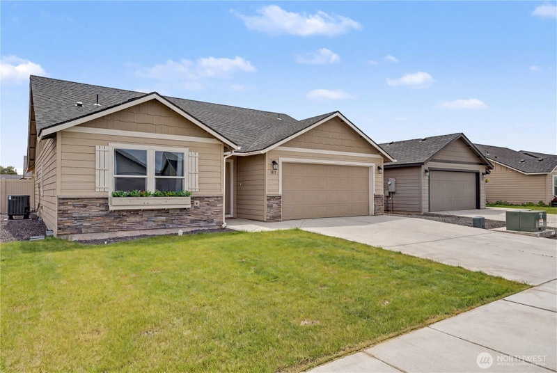 1011 W Aspen Road photo 2