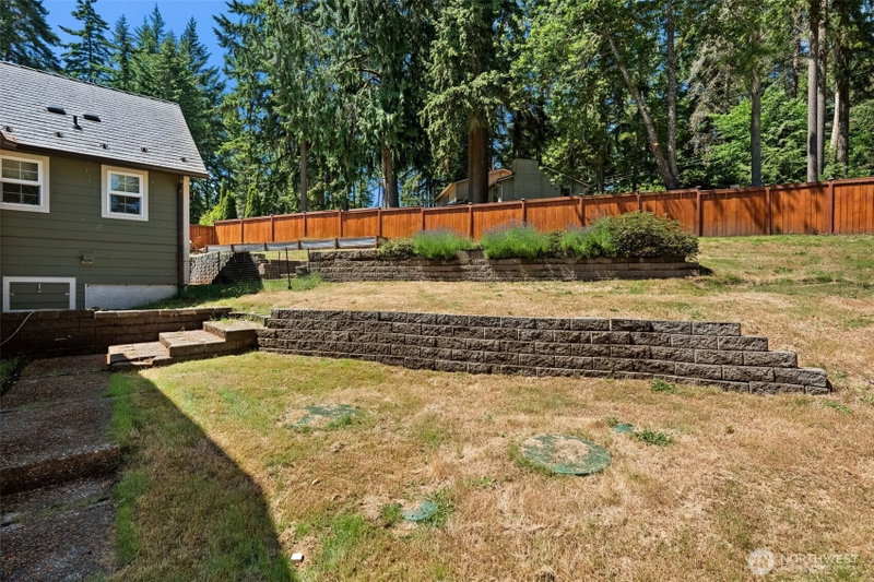 3963 Fischer Park Avenue NE photo 40