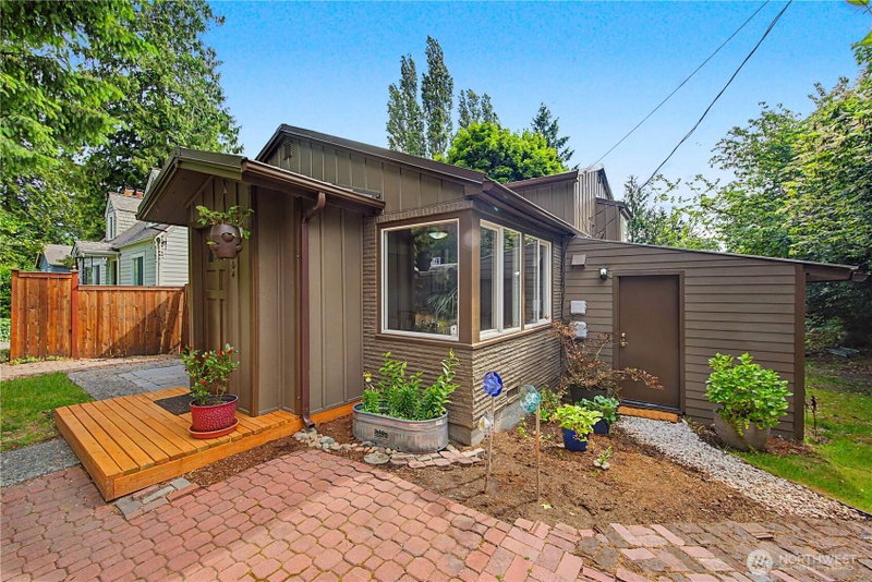 15504 11th Avenue NE photo 2